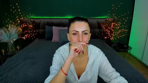 rebecca_diamonds online show from 02/02/25, 03:49