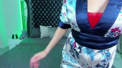 rebecca_diamonds online show from 11/23/25, 06:02