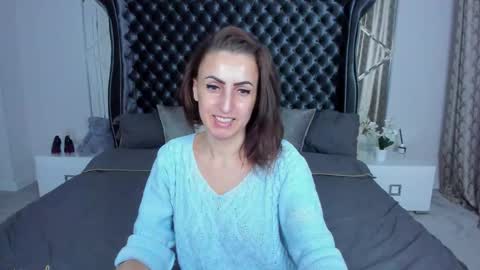rebecca_diamonds online show from 12/03/25, 06:54