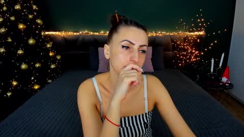 rebecca_diamonds online show from 12/19/25, 07:37