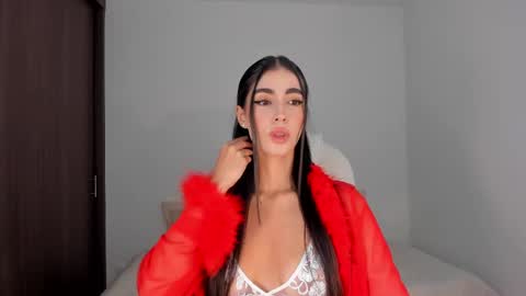 Snapshot of rebeccabaxter chatting on 02/15/25, 01:10 Rebecca online show from 02/15/25, 01:10