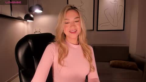 Rebe online show from 12/22/25, 07:44