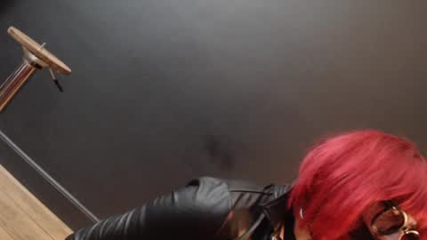 Snapshot of rebeccalachaude chatting on 10/27/25, 06:01 Rebeccalachaude online show from 10/27/25, 06:01