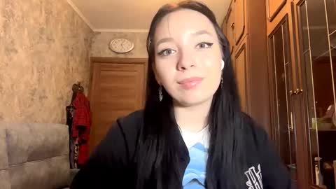 Snapshot of rebeckakirscht chatting on 12/04/25, 02:04 Sofia online show from 12/04/25, 02:04