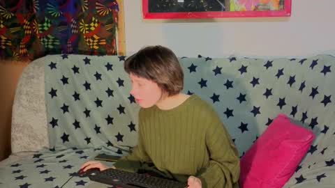 Snapshot of reborn_elf chatting on 10/22/25, 06:07 Lara online show from 10/22/25, 06:07