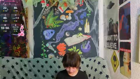 Snapshot of reborn_elf chatting on 11/17/25, 10:04 Lara online show from 11/17/25, 10:04