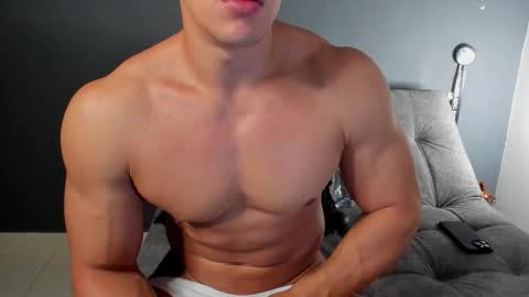 twitter REECET26 instagram RECCETAYLOR online show from 10/08/25, 12:41