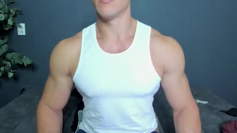 twitter REECET26 instagram RECCETAYLOR online show from 12/22/25, 11:24