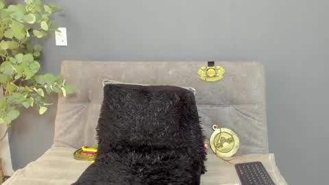 twitter REECET26 instagram RECCETAYLOR online show from 04/02/26, 07:55