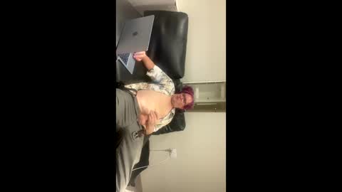 Snapshot of recordplayerer chatting on 09/17/25, 02:52 Musical Genius online show from 09/17/25, 02:52