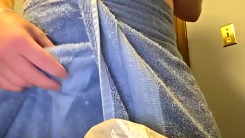 Snapshot of red24devils chatting on 09/30/25, 06:40 red24devils online show from 09/30/25, 06:40