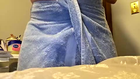 Snapshot of red24devils chatting on 10/17/25, 05:04 red24devils online show from 10/17/25, 05:04