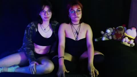 red_cherry2 online show from 04/23/26, 07:41