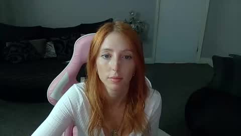 Red -  online show from 10/08/25, 02:04