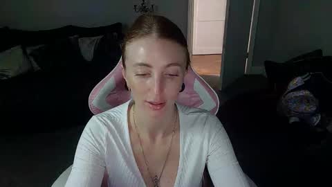 Snapshot of red_firesquirt chatting on 03/11/26, 12:22 Red - online show from 03/11/26, 12:22