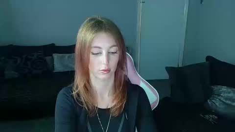 Snapshot of red_firesquirt chatting on 04/15/26, 02:02 Red - online show from 04/15/26, 02:02