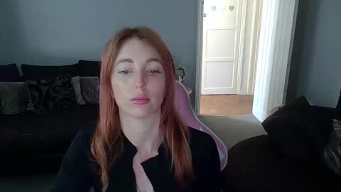Snapshot of red_firesquirt chatting on 04/27/26, 11:19 Red - online show from 04/27/26, 11:19
