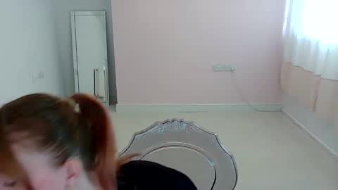 Snapshot of red_firesquirt chatting on 06/10/26, 02:16 Red - online show from 06/10/26, 02:16