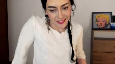 red_flower203 online show from 10/14/25, 07:47