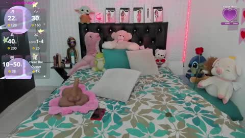 Snapshot of red_girlofficial chatting on 09/21/25, 05:20 Taliana online show from 09/21/25, 05:20