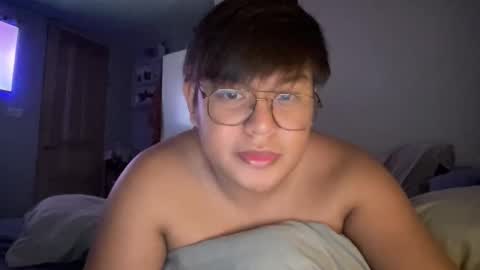 Snapshot of red_iibraxx chatting on 10/17/25, 02:08 Red Libra online show from 10/17/25, 02:08