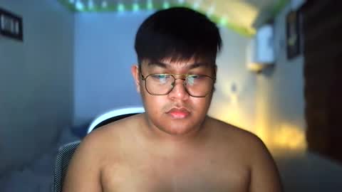 Snapshot of red_iibraxx chatting on 11/16/25, 02:44 Red Libra online show from 11/16/25, 02:44