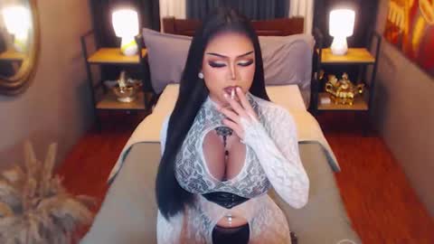 AsianRedivy online show from 12/04/25, 11:19