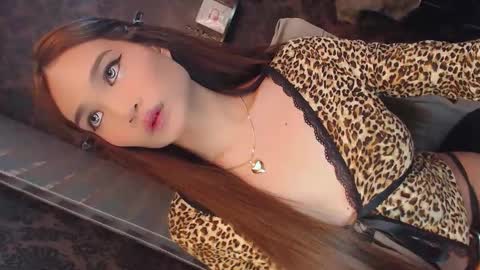 Snapshot of red_linn chatting on 09/09/25, 01:38 danika linn online show from 09/09/25, 01:38