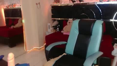 Lunaaaaa online show from 02/04/26, 12:16