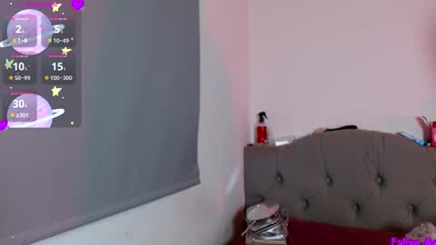 IG   OF red moonn online show from 12/01/25, 05:01