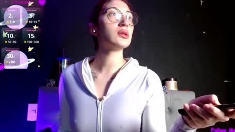 IG   OF red moonn online show from 02/04/26, 03:45