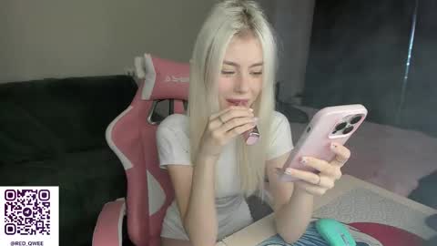 Erika online show from 11/27/25, 08:38