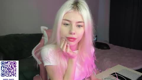 Erika online show from 12/05/25, 07:28