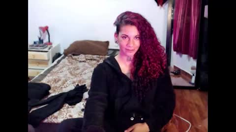 Instagram Valerie yourdream online show from 01/15/25, 07:48