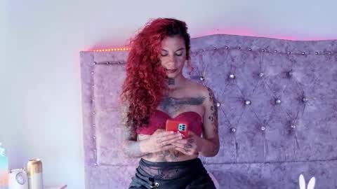 Instagram Valerie yourdream online show from 12/22/25, 05:21