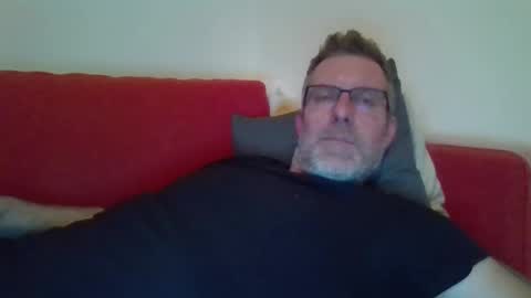 Red online show from 12/30/24, 09:08