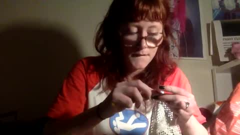 redcassie666 online show from 04/15/26, 07:58