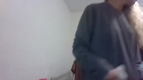 Snapshot of reddwaxx chatting on 11/21/25, 07:01 reddwaxx online show from 11/21/25, 07:01