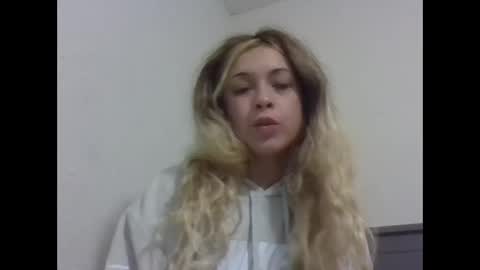 Snapshot of reddwaxx chatting on 12/18/25, 02:34 reddwaxx online show from 12/18/25, 02:34