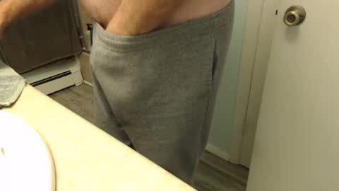 Snapshot of redforeplay chatting on 12/30/24, 01:58 redforeplay online show from 12/30/24, 01:58