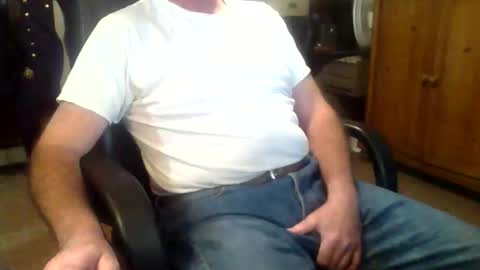 Snapshot of redfox60010 chatting on 11/03/25, 12:02 redfox60010 online show from 11/03/25, 12:02