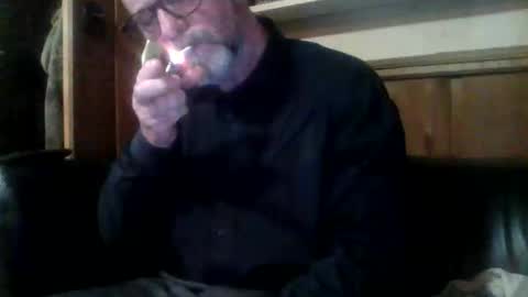 Snapshot of redfox60010 chatting on 11/23/25, 05:51 redfox60010 online show from 11/23/25, 05:51