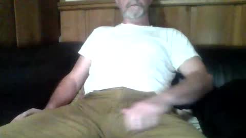 Snapshot of redfox60010 chatting on 04/19/26, 09:39 redfox60010 online show from 04/19/26, 09:39