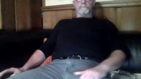 Snapshot of redfox60010 chatting on 04/20/26, 10:33 redfox60010 online show from 04/20/26, 10:33