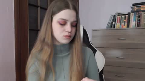 Lily online show from 01/09/25, 02:33