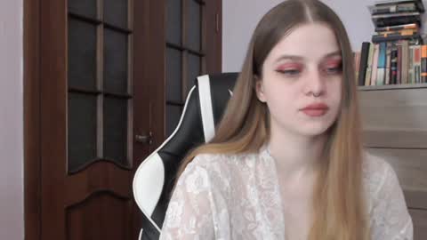 Lily online show from 02/03/25, 02:14