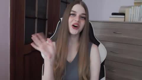 Lily online show from 01/06/26, 02:04