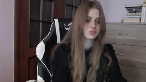Snapshot of redhead_rabbit chatting on 05/23/26, 02:50 Lily online show from 05/23/26, 02:50