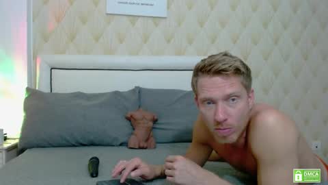 Snapshot of redheadxxl chatting on 06/04/26, 08:59 Steve Blond online show from 06/04/26, 08:59