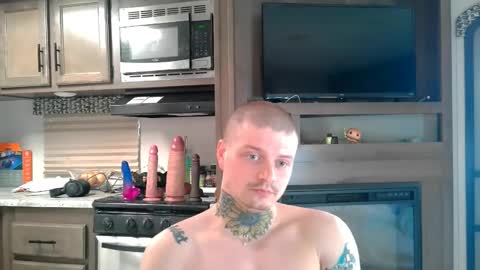 Snapshot of redinthebed chatting on 12/17/24, 07:26 InkedGinger online show from 12/17/24, 07:26